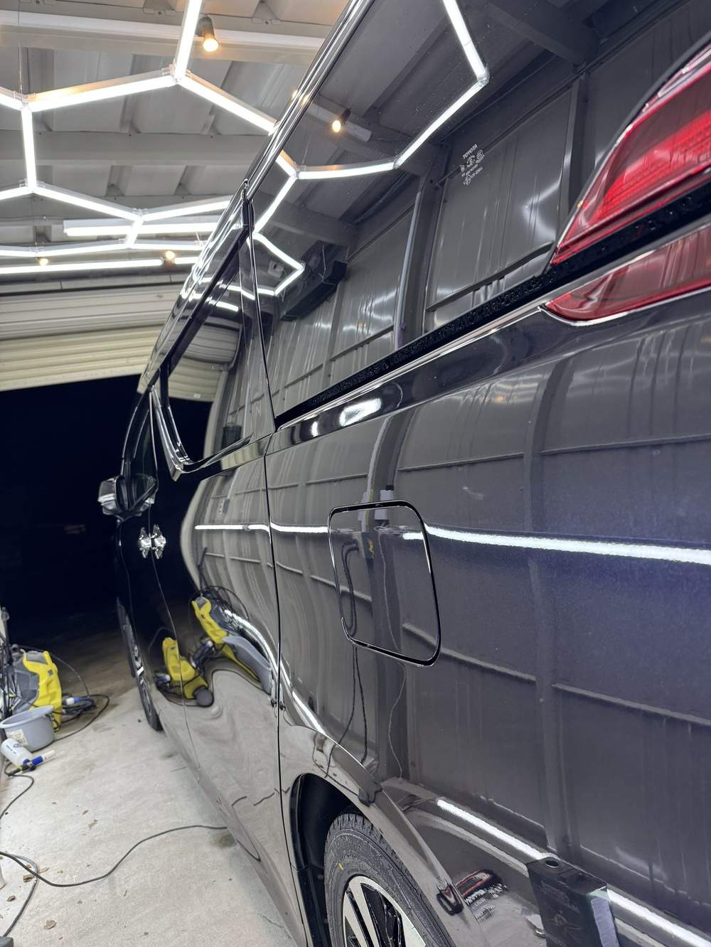 ALPHARD / SIDE