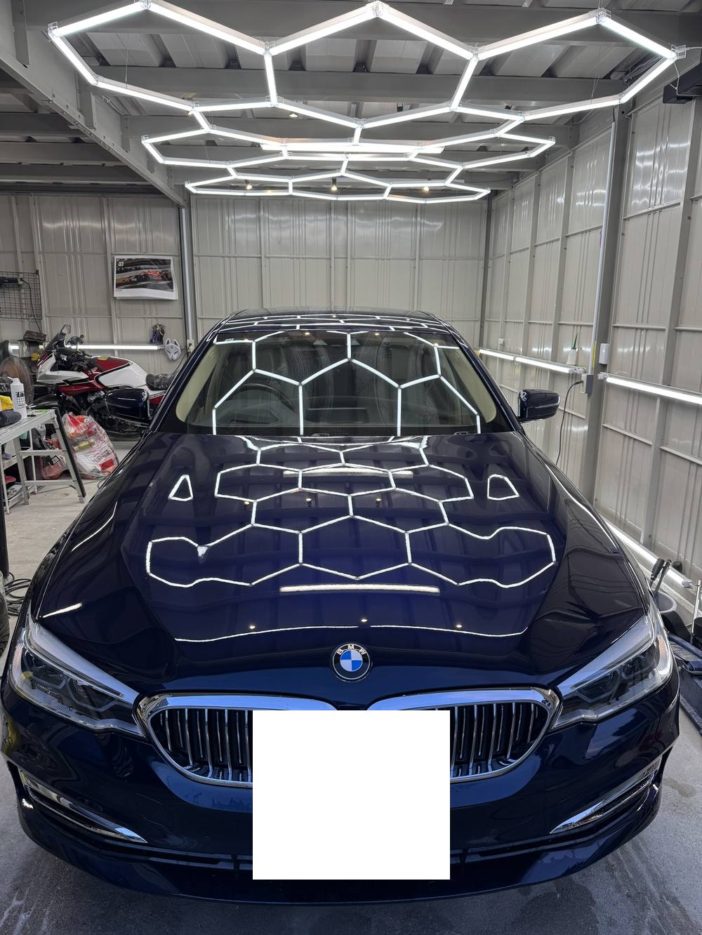 5 SERIES / FRONT