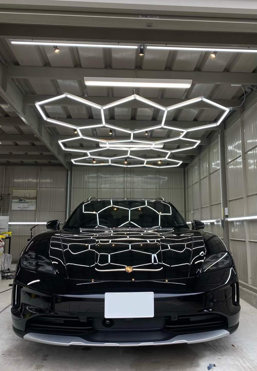 施工後のポルシェ タイカン
