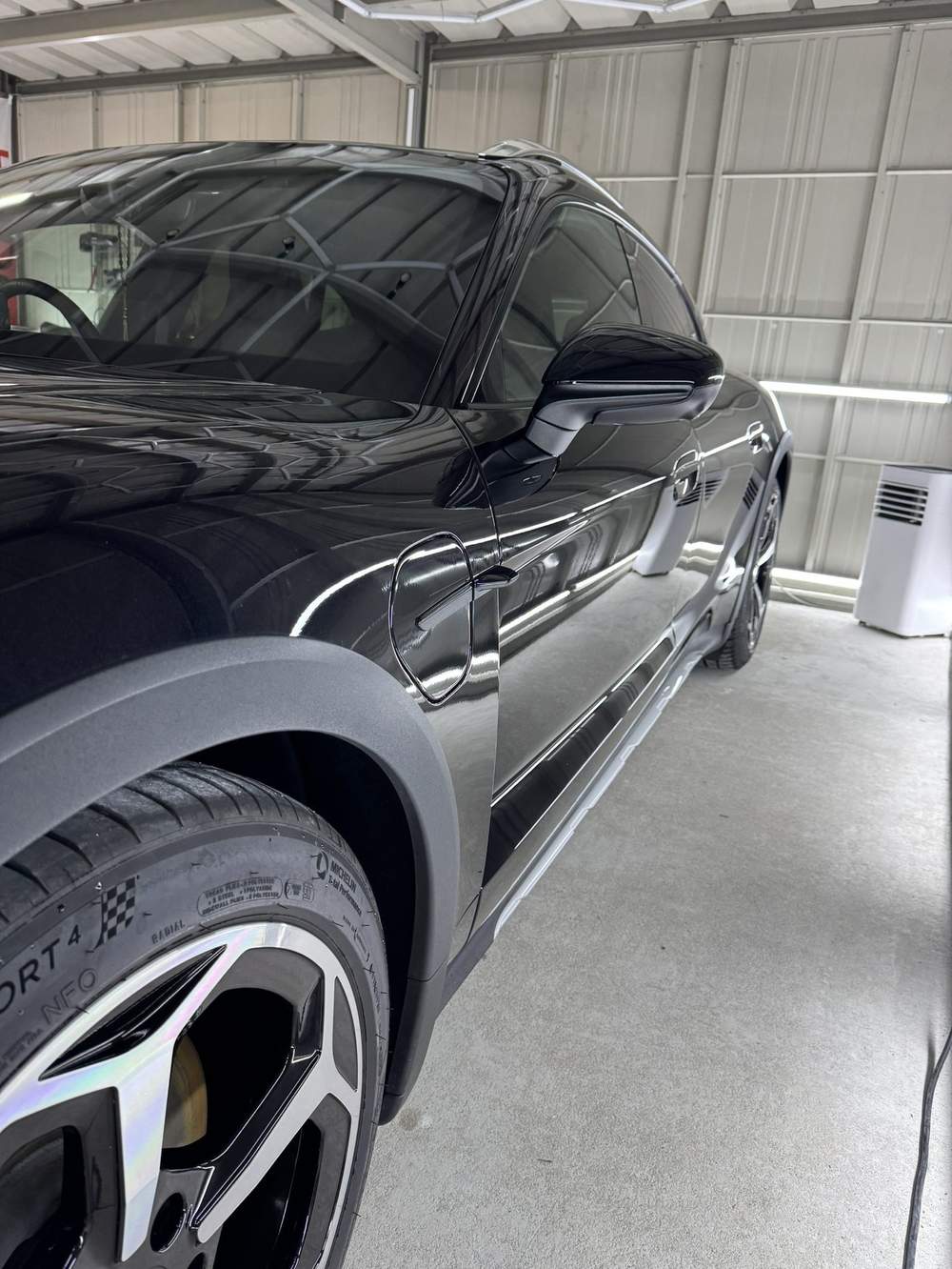 タイカン サイド